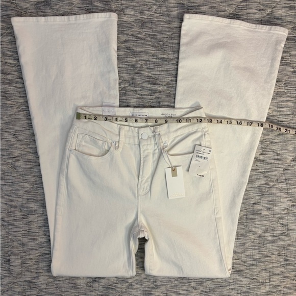 Good American Good Legs Mid-Rise Flare Jeans in White001 Size 2/26 NWT - - Picture 6 of 10